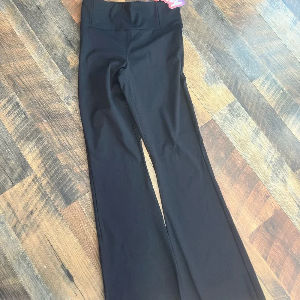 NWT Medium YITTY Bootcut Leggings - Picture 1 of 3